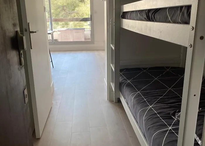 Lägenhet Bright In With Swimming Pool *