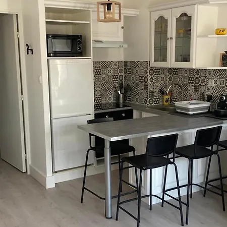 Bright In With Swimming Pool *