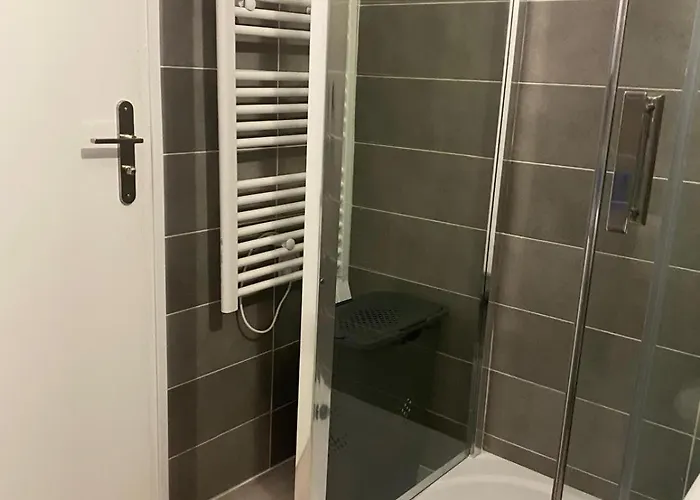 Bright In With Swimming Pool *