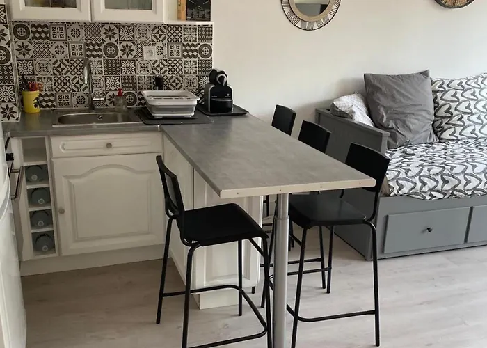 アパート Bright In With Swimming Pool *